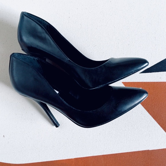 👠Steve Madden GALLERYY Black Leather Stilettos - Picture 3 of 7